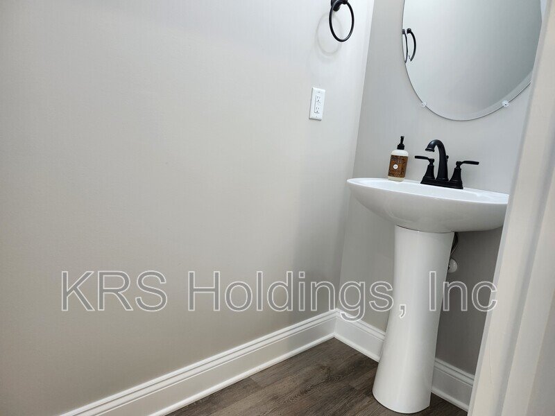 AVAILABLE NOW-Practically New 3 BR, 2.5 Bath Townhome, Great Harrisonburg Location property image