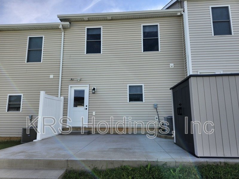 AVAILABLE NOW-Practically New 3 BR, 2.5 Bath Townhome, Great Harrisonburg Location property image