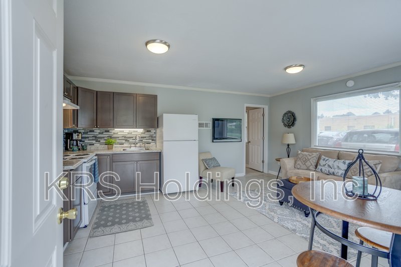 Beautiful 1 Bed 1 Bath Apartment All Utilities Included ! property image