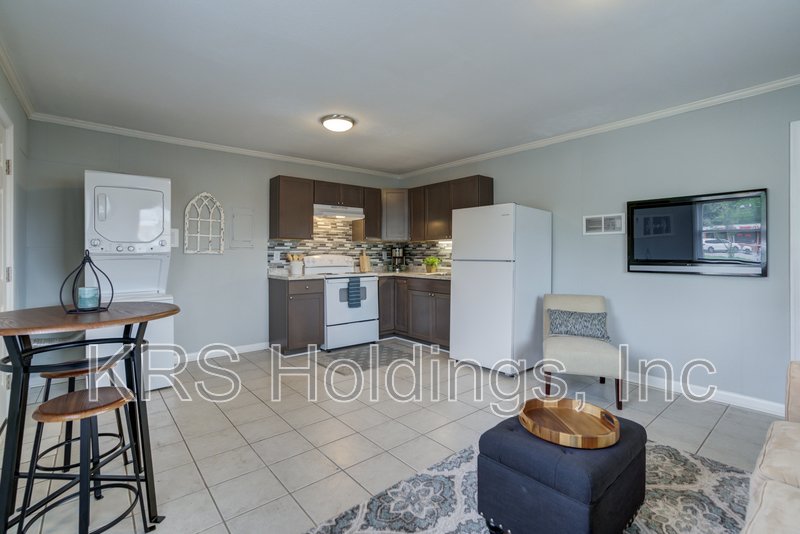 Beautiful 1 Bed 1 Bath Apartment All Utilities Included ! property image