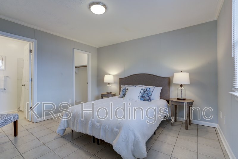 Beautiful 1 Bed 1 Bath Apartment All Utilities Included ! property image