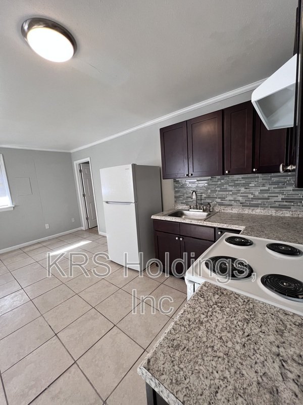 Renovated 1BR $1295/Month | Utilities Included + Washer/Dryer property image