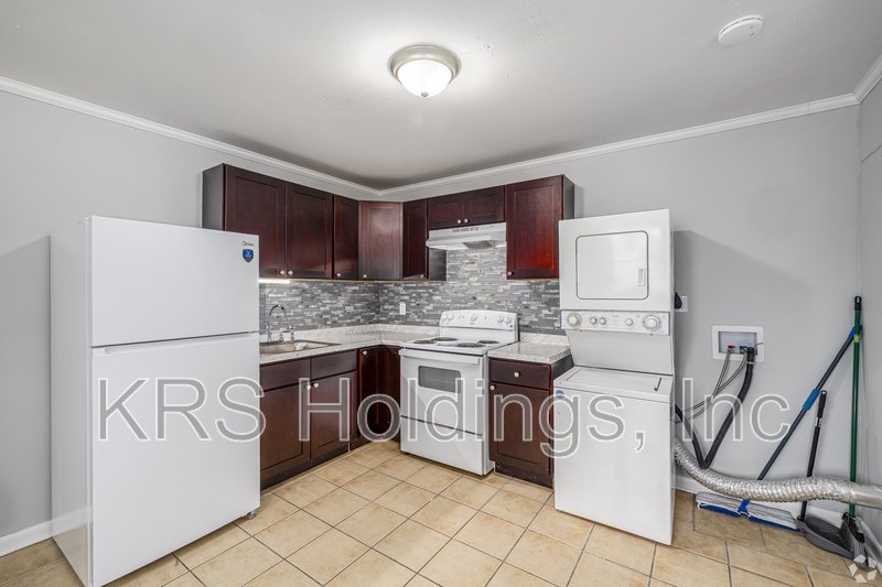 Renovated 1BR $1295/Month | Utilities Included + Washer/Dryer property image