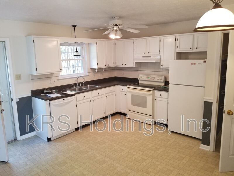 COMING SOON-Harrisonburg 3 BR Townhouse, Great Location Near Sentara property image