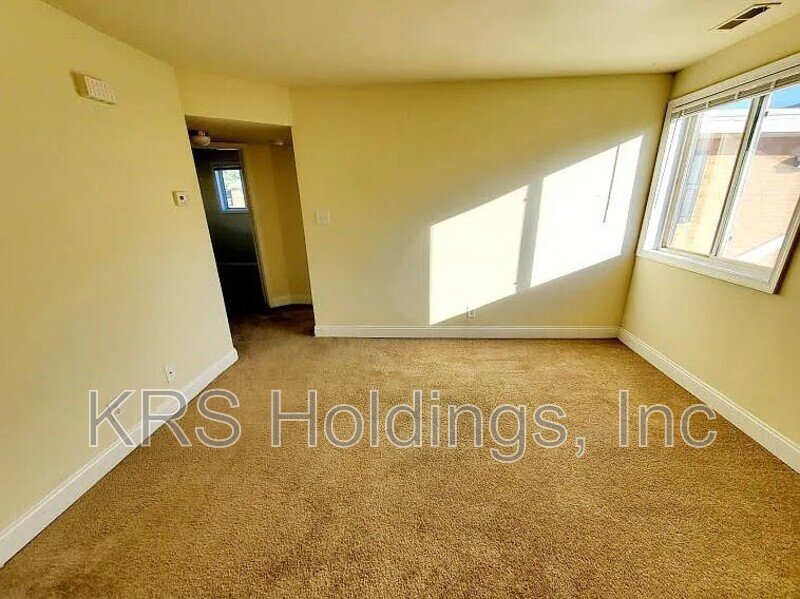 2110 Phaup ST, Unit B property image