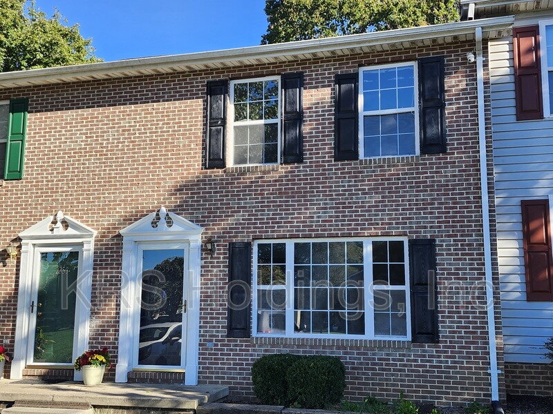 COMING SOON-Harrisonburg 3 BR Townhouse, Great Location Near Sentara property image