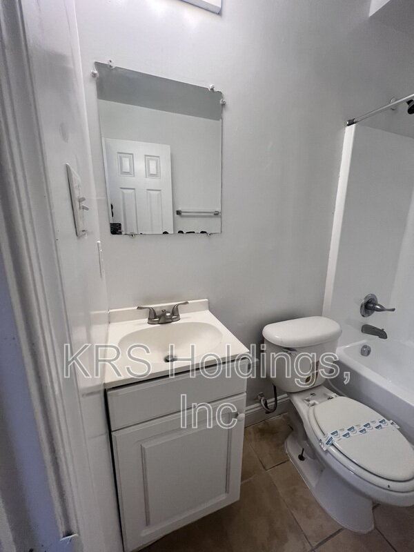 2102 Phaup st Unit B property image