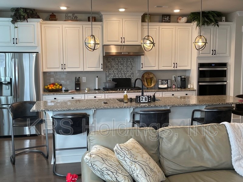 FREE RENT! Beautiful 2BR, 2BA Street-Level Ranch Condo in Cottages at Brier Creek property image