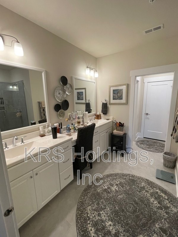 FREE RENT! Beautiful 2BR, 2BA Street-Level Ranch Condo in Cottages at Brier Creek property image