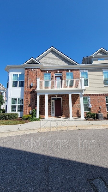 FREE RENT! Beautiful 2BR, 2BA Street-Level Ranch Condo in Cottages at Brier Creek property image