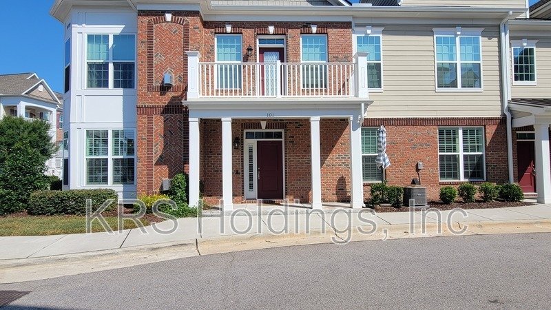 FREE RENT! Beautiful 2BR, 2BA Street-Level Ranch Condo in Cottages at Brier Creek property image