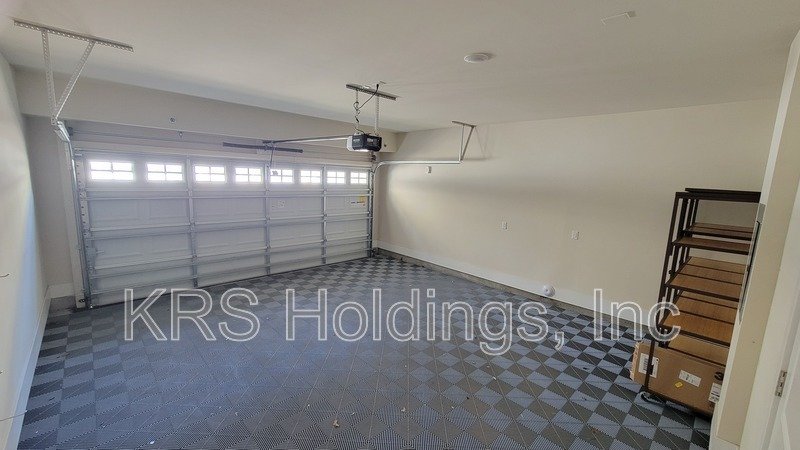 FREE RENT! Beautiful 2BR, 2BA Street-Level Ranch Condo in Cottages at Brier Creek property image