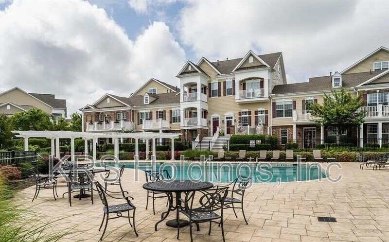 FREE RENT! Beautiful 2BR, 2BA Street-Level Ranch Condo in Cottages at Brier Creek property image