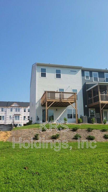 Luxurious Townhome in Amazing Wendell Location! property image