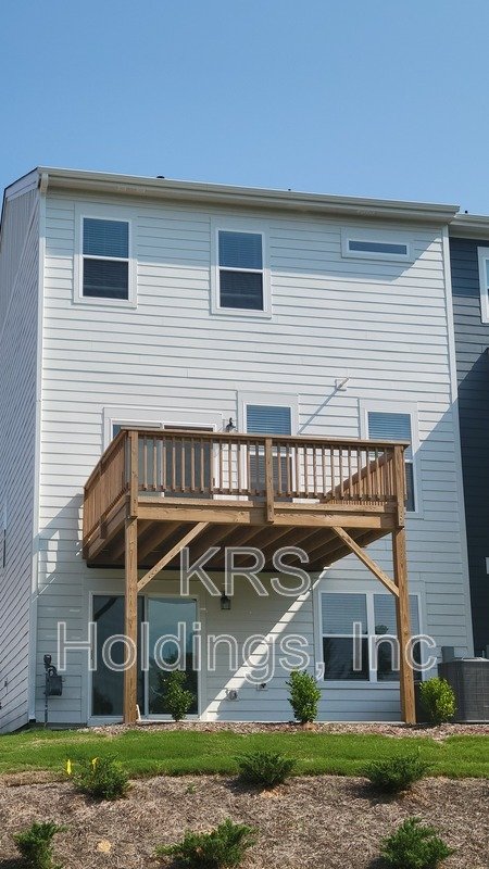 Luxurious Townhome in Amazing Wendell Location! property image