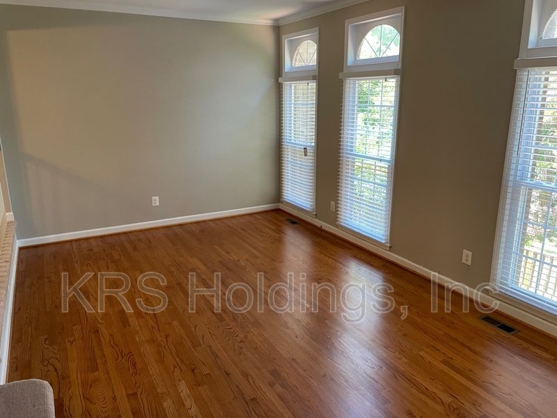 Bright property image