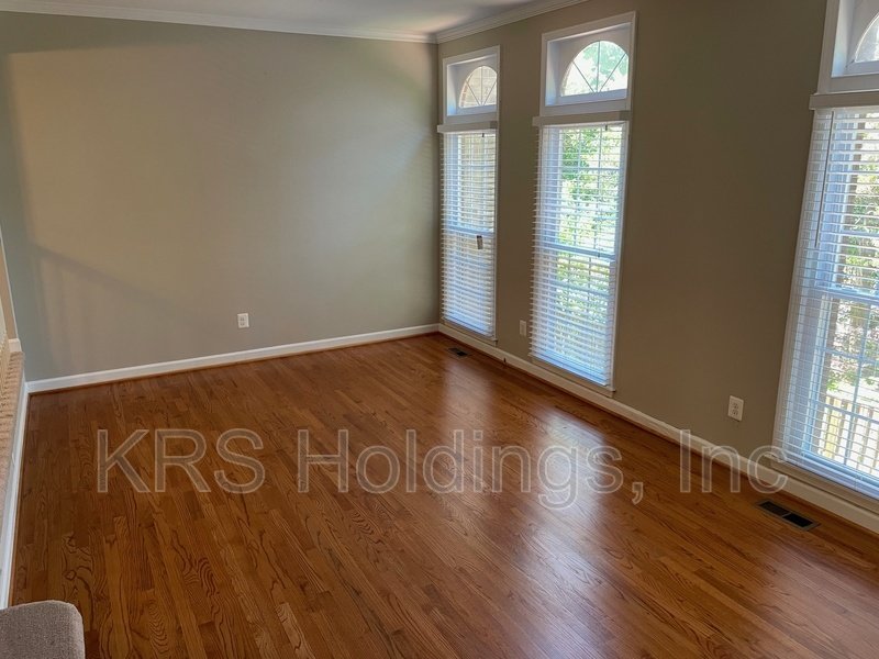 Bright property image